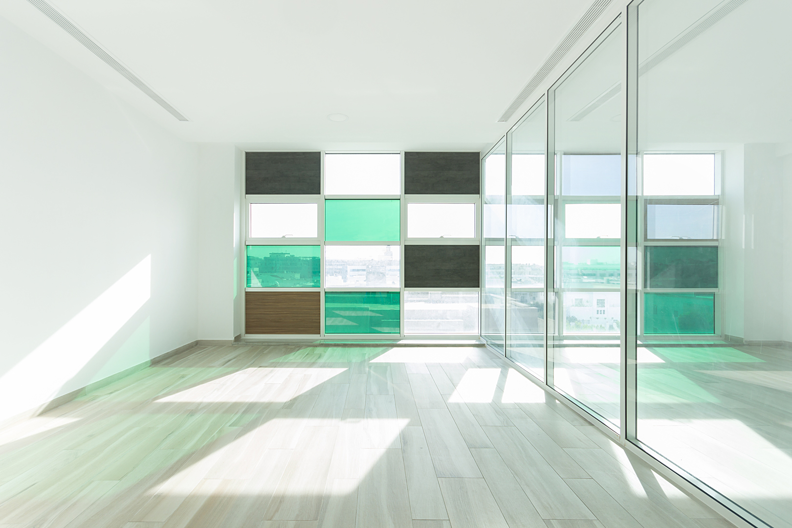 Modules colorés et façades HPL et verre